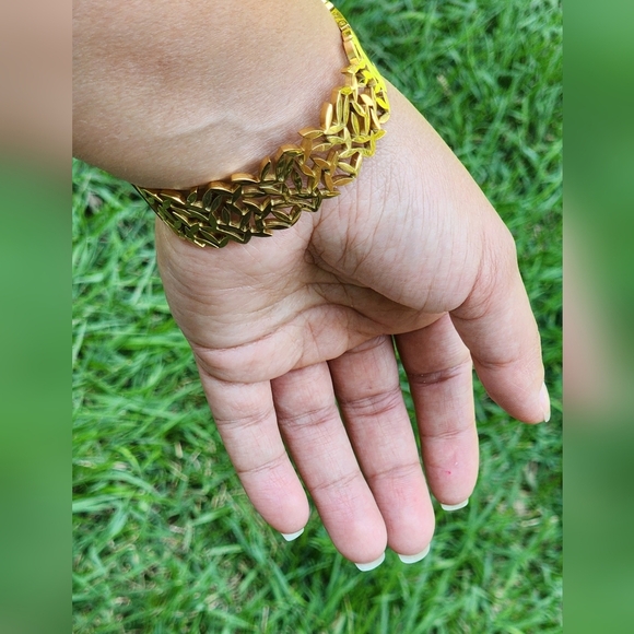 Gold Leaf Bracelet - Picture 7 of 7